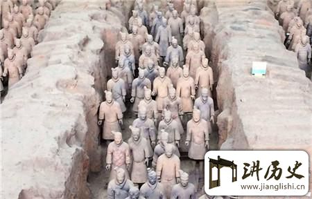 <rb>秦</rb><rt>qín</rt><rb>兵</rb><rt>bīng</rt><rb>马</rb><rt>mǎ</rt><rb>俑</rb><rt>yǒng</rt><rb>暗</rb><rt>àn</rt><rb>藏</rb><rt>cáng</rt><rb>四</rb><rt>sì</rt><rb>大</rb><rt>dà</rt><rb>谜</rb><rt>mí</rt><rb>团</rb><rt>tuán</rt>:<rb>手</rb><rt>shǒu</rt><rb>势</rb><rt>shì</rt><rb>代</rb><rt>dài</rt><rb>表</rb><rt>biǎo</rt><rb>不</rb><rt>bú</rt><rb>同</rb><rt>tóng</rt><rb>数</rb><rt>shù</rt><rb>字</rb><rt>zì</rt>