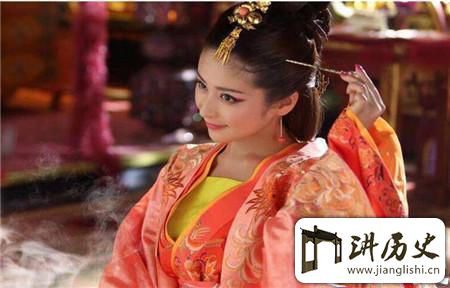 <rb>苏</rb><rt>sū</rt><rb>妲</rb><rt>dá</rt><rb>己</rb><rt>jǐ</rt><rb>容</rb><rt>róng</rt><rb>貌</rb><rt>mào</rt><rb>被</rb><rt>bèi</rt><rb>专</rb><rt>zhuān</rt><rb>家</rb><rt>jiā</rt><rb>复</rb><rt>fù</rt><rb>原</rb><rt>yuán</rt><rb>原</rb><rt>yuán</rt><rb>来</rb><rt>lái</rt><rb>她</rb><rt>tā</rt><rb>长</rb><rt>zhǎng</rt><rb>的</rb><rt>de</rt><rb>如</rb><rt>rú</rt><rb>此</rb><rt>cǐ</rt><rb>重</rb><rt>zhòng</rt><rb>口</rb><rt>kǒu</rt><rb>味</rb><rt>wèi</rt>